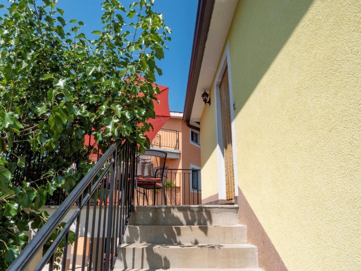 Studio Apartment Gianni Vižinada Εξωτερικό φωτογραφία